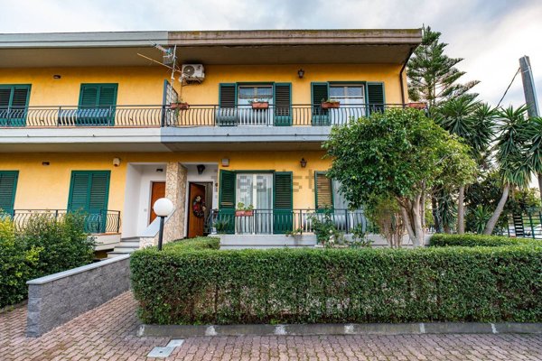 casa indipendente in vendita a Riposto in zona Altarello