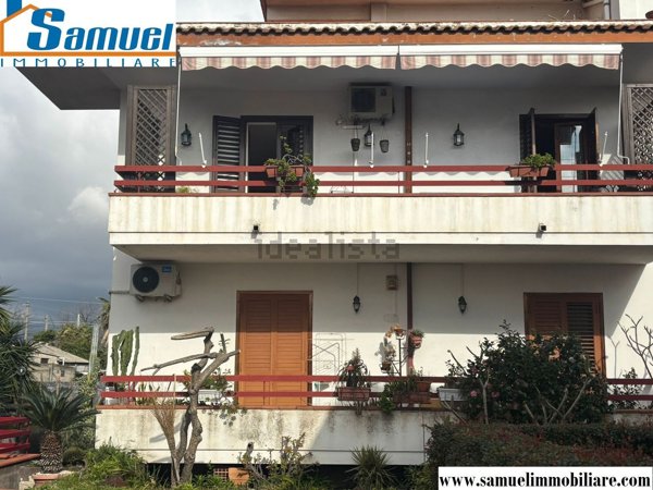 appartamento in vendita a Riposto in zona Archi