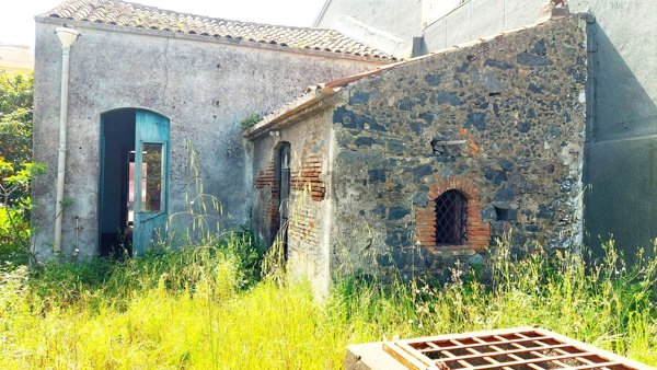 quadrivano in vendita a Riposto in zona Carruba