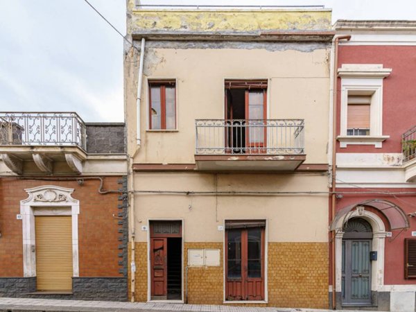 casa indipendente in vendita a Riposto