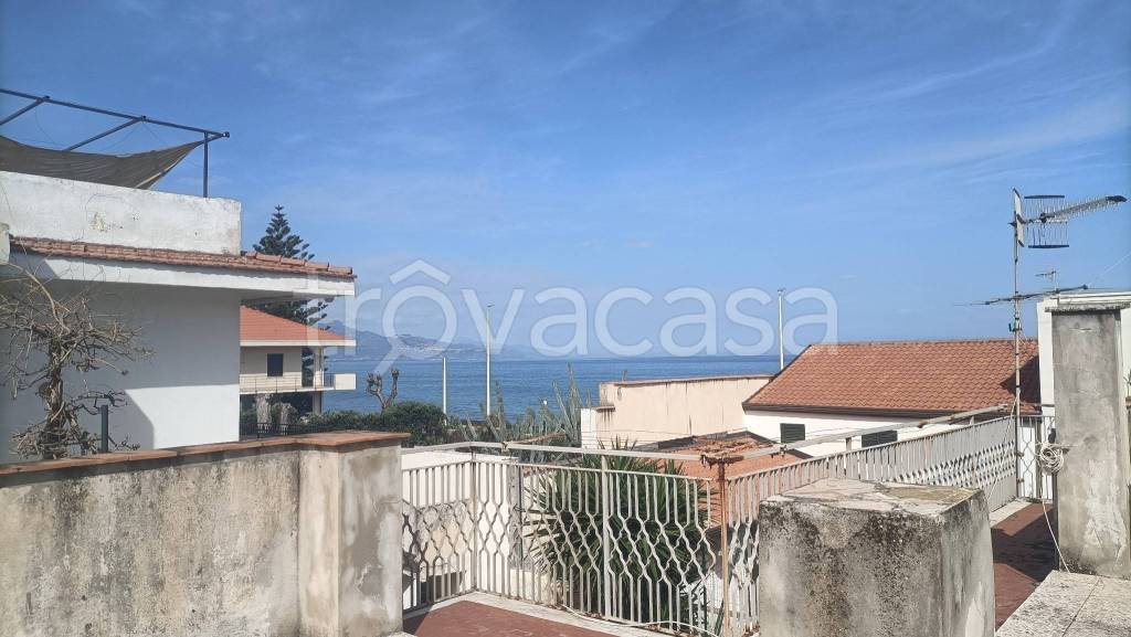 appartamento in vendita a Riposto in zona Torre Archirafi