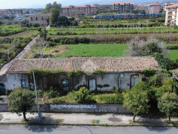casa indipendente in vendita a Riposto