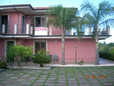 casa indipendente in vendita a Riposto