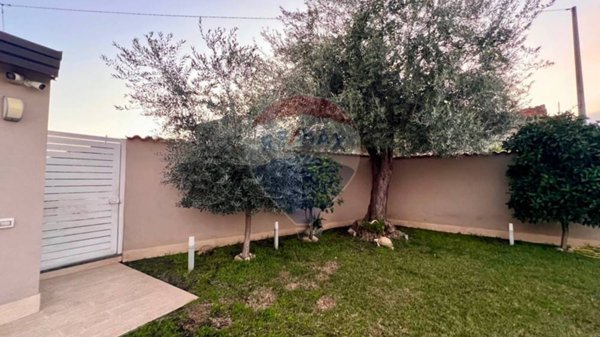casa indipendente in vendita a Riposto