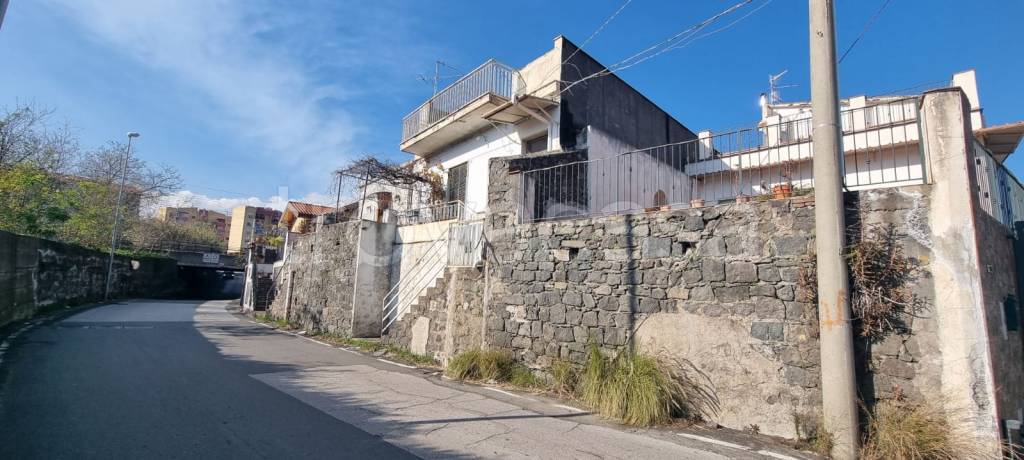 casa indipendente in vendita a Riposto