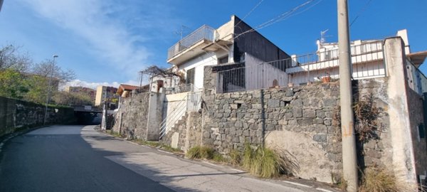 casa indipendente in vendita a Riposto