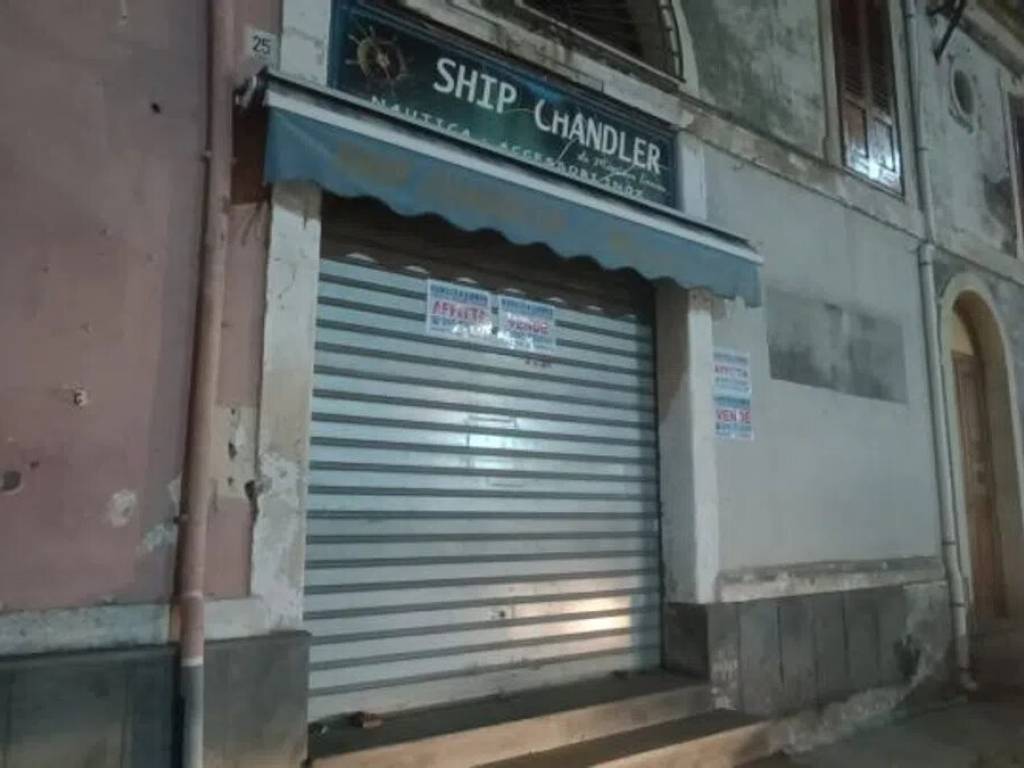 negozio in vendita a Riposto