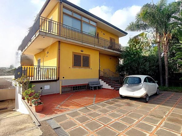 casa indipendente in vendita a Riposto