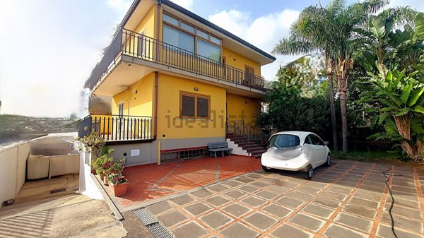 casa indipendente in vendita a Riposto