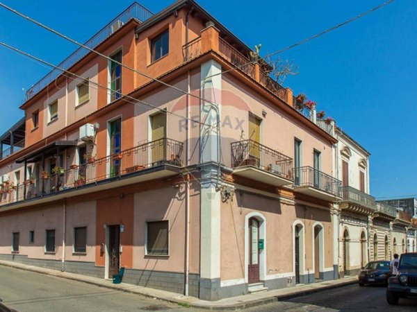 casa indipendente in vendita a Riposto