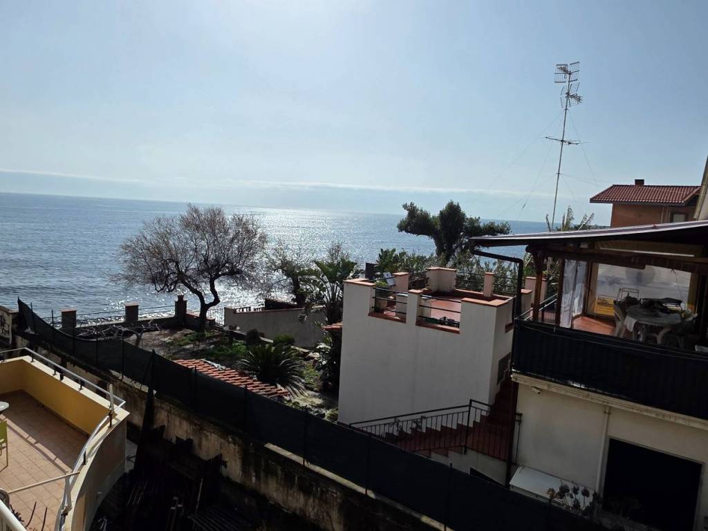 appartamento in vendita a Riposto in zona Torre Archirafi