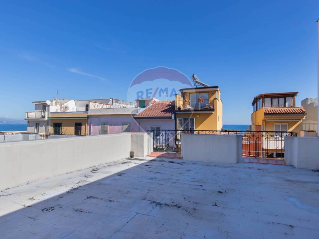 casa indipendente in vendita a Riposto in zona Torre Archirafi
