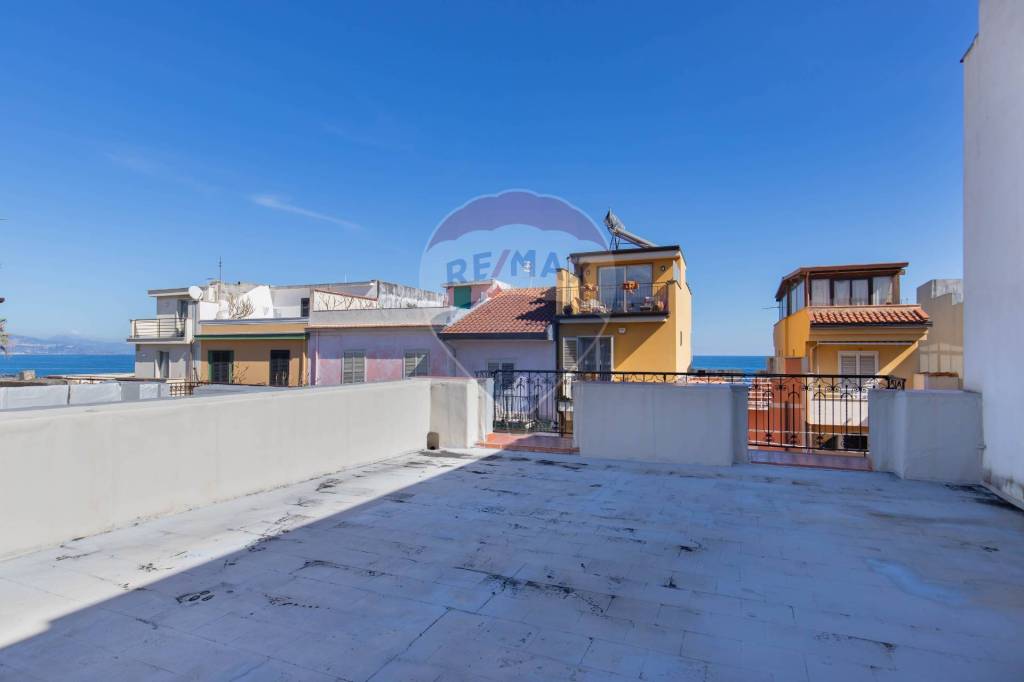 casa indipendente in vendita a Riposto in zona Torre Archirafi