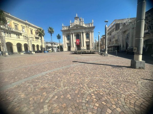 negozio in vendita a Riposto