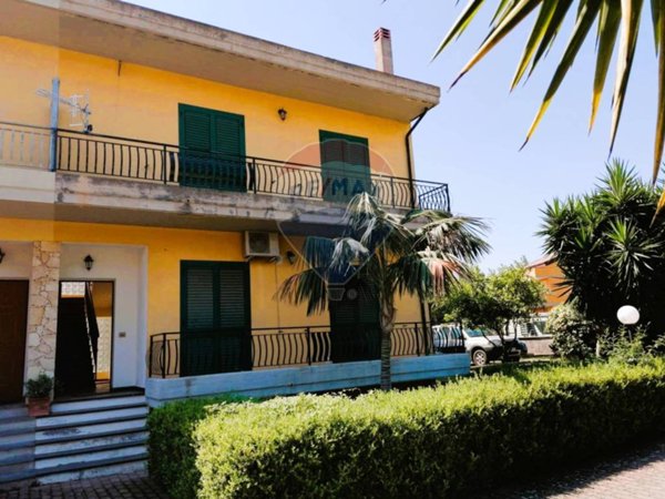 casa indipendente in vendita a Riposto