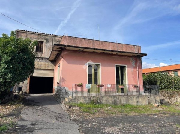 casa indipendente in vendita a Riposto in zona Carruba