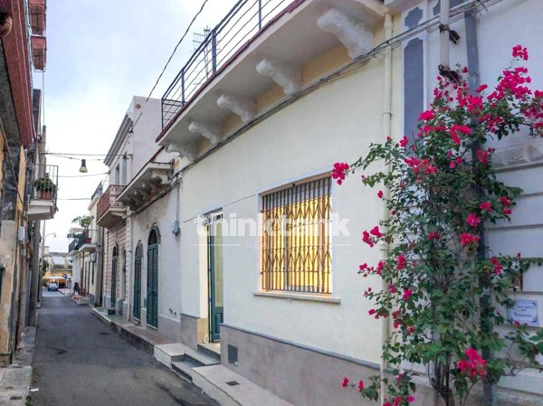 casa indipendente in vendita a Riposto