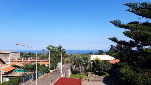 casa indipendente in vendita a Riposto in zona Carruba