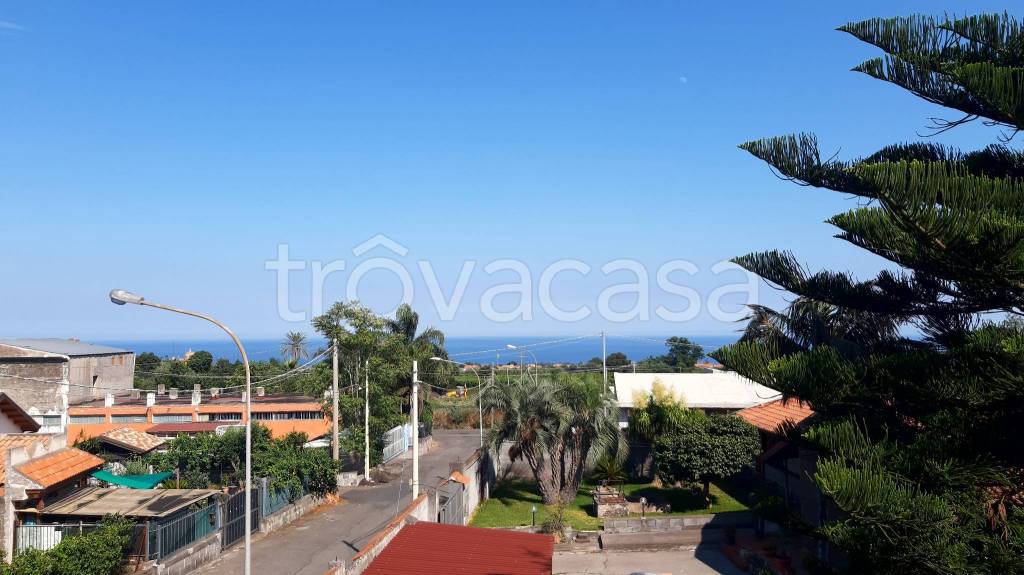 casa indipendente in vendita a Riposto in zona Torre Archirafi