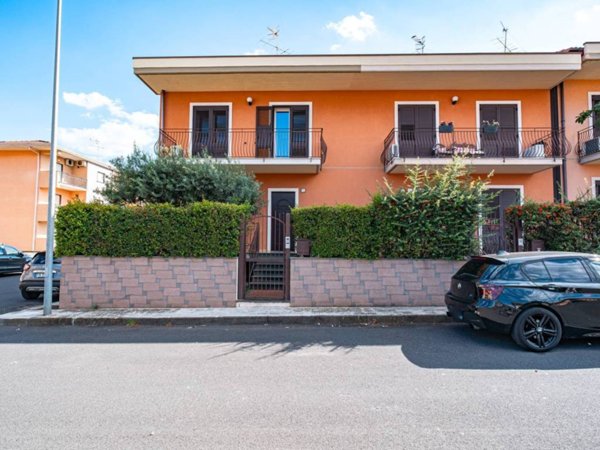 casa indipendente in vendita a Riposto