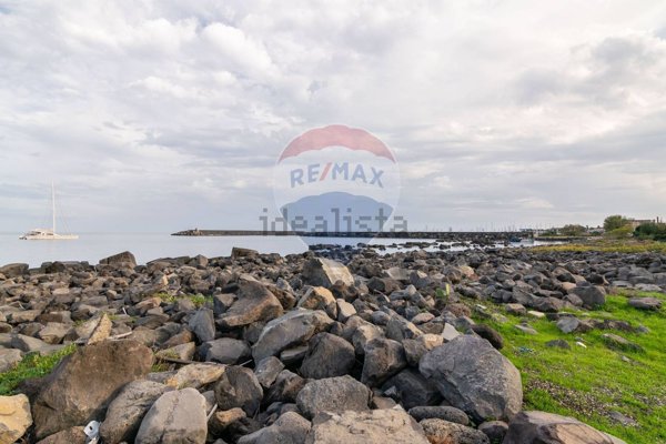 casa indipendente in vendita a Riposto
