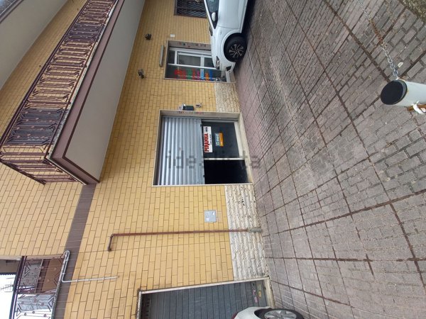 locale commerciale in vendita a Riposto