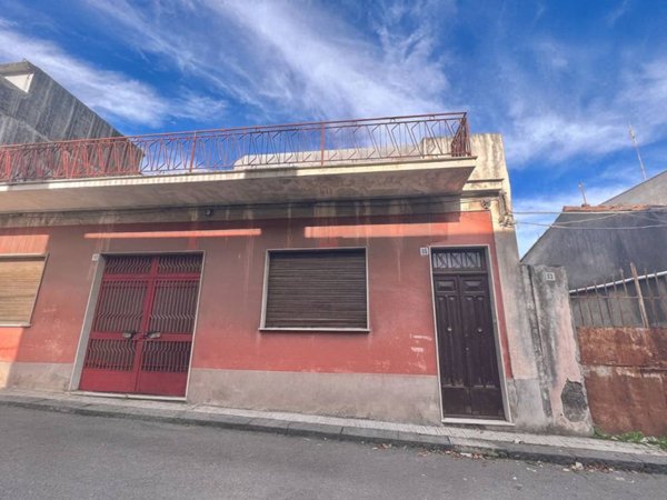 casa indipendente in vendita a Riposto