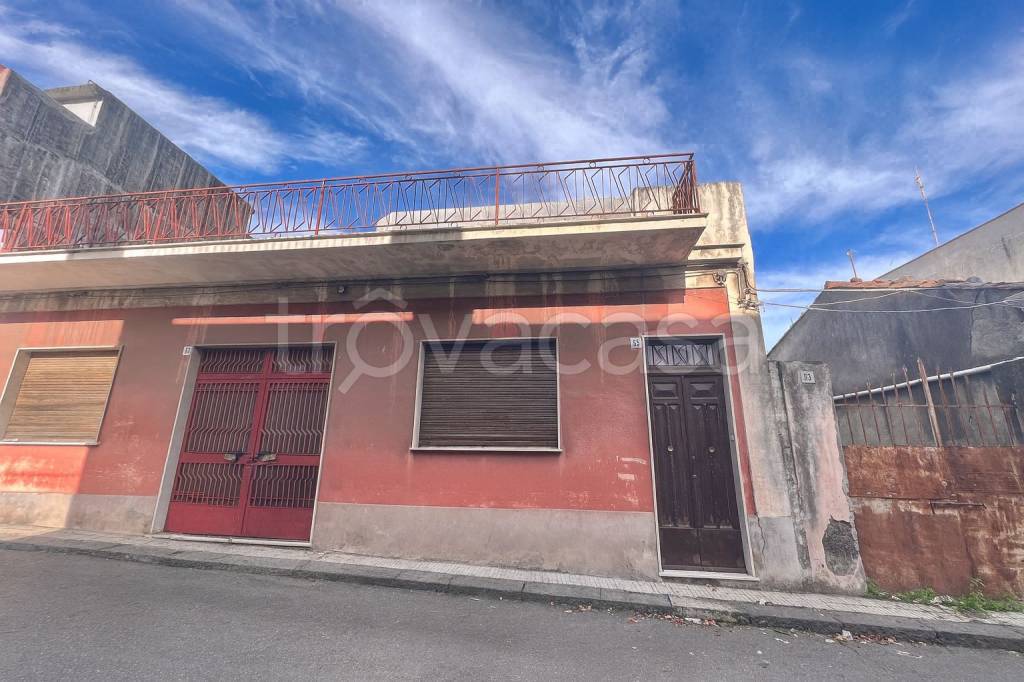 casa indipendente in vendita a Riposto