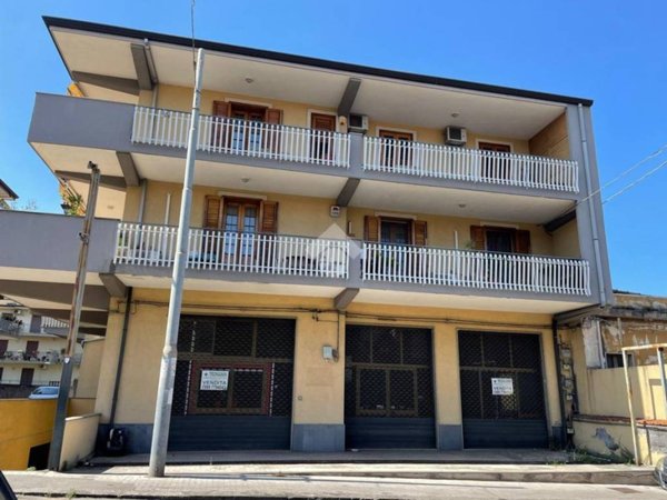 negozio in vendita a Riposto