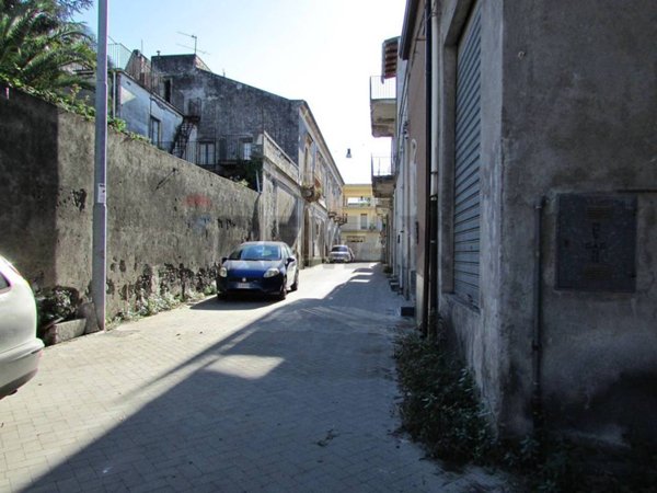 locale di sgombero in vendita a Riposto