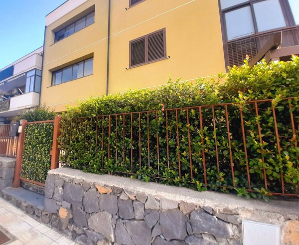 appartamento in vendita a Riposto in zona Carruba