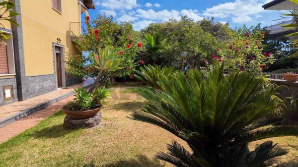 casa indipendente in vendita a Riposto in zona Torre Archirafi