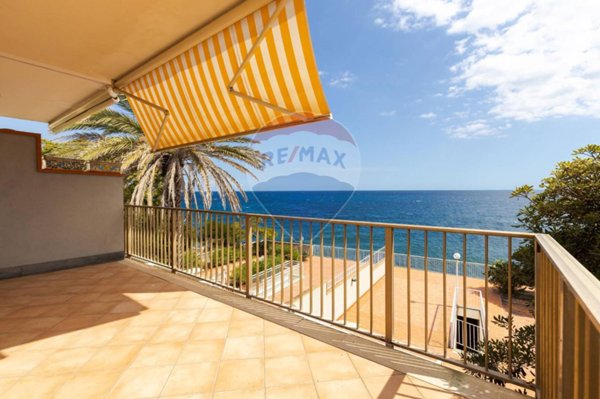 casa indipendente in vendita a Riposto in zona Torre Archirafi