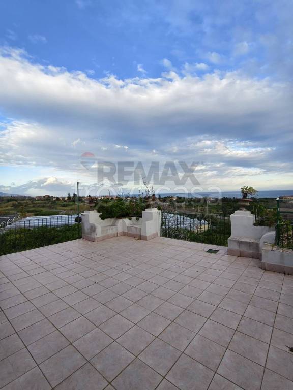 casa indipendente in vendita a Riposto