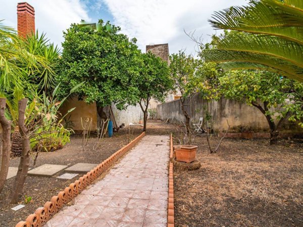 casa indipendente in vendita a Riposto