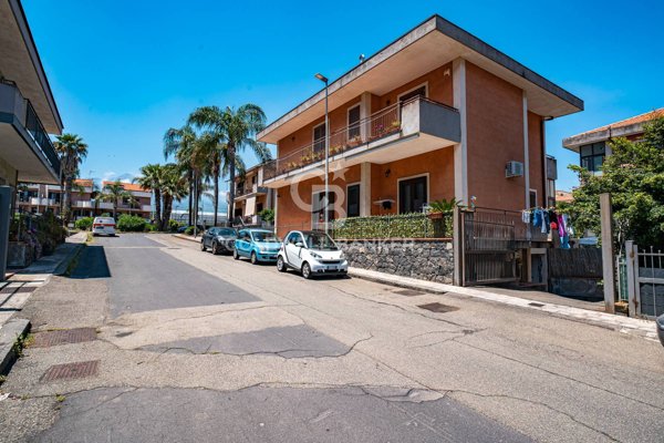 locale di sgombero in vendita a Riposto