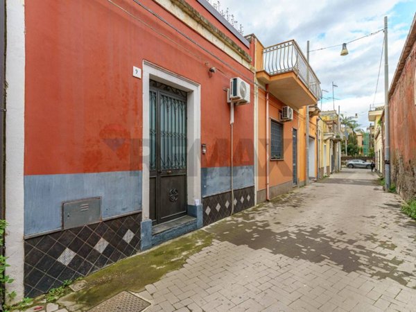 casa indipendente in vendita a Riposto