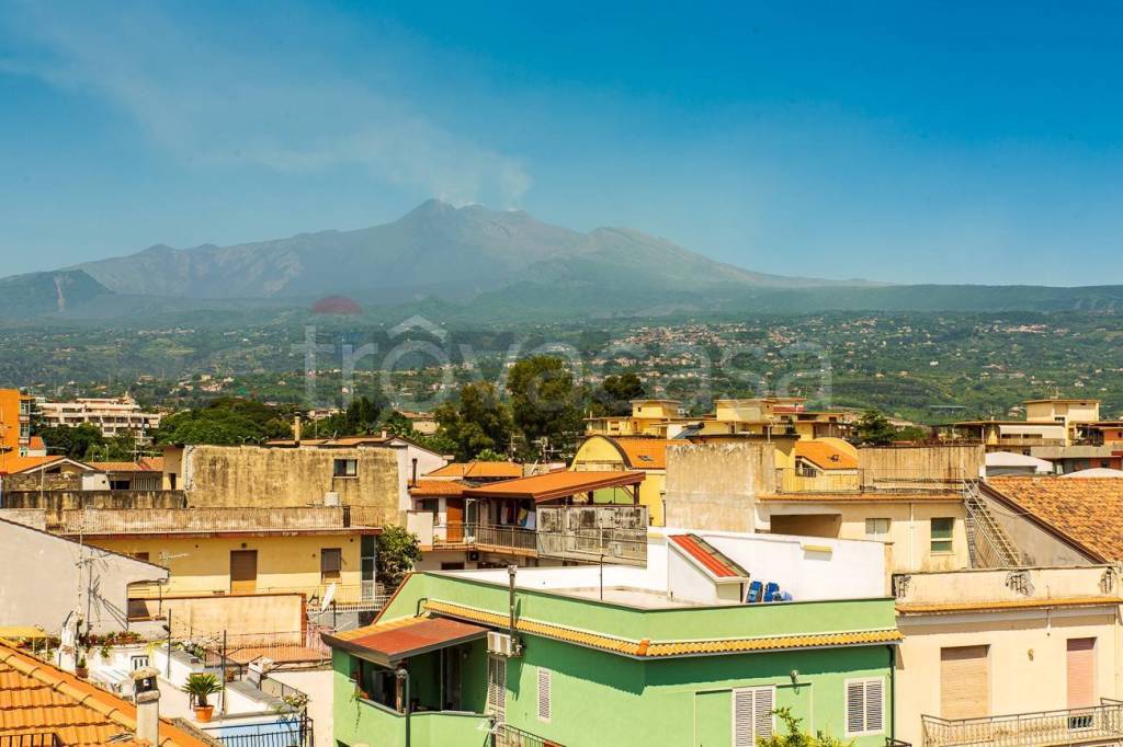 casa indipendente in vendita a Riposto