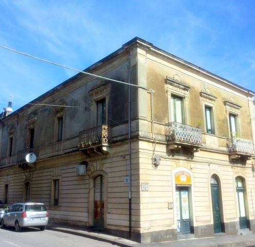 esavano in vendita a Riposto