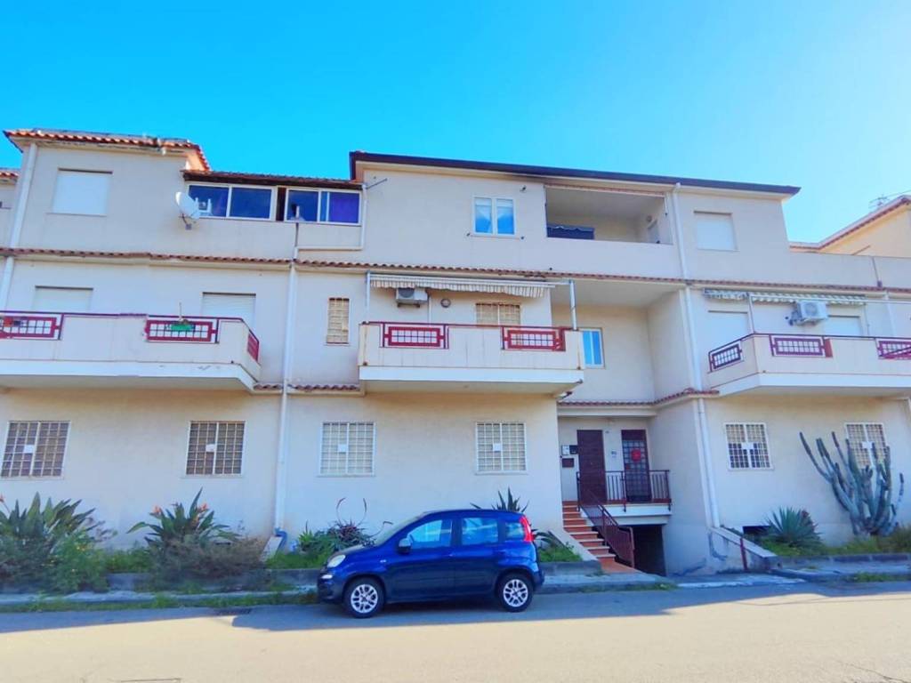 appartamento in vendita a Riposto in zona Torre Archirafi