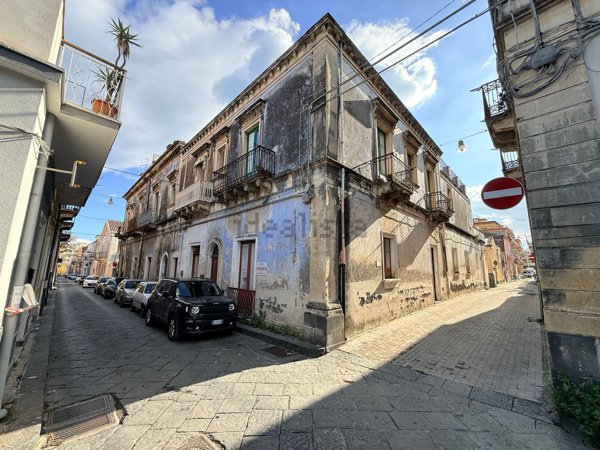 casa indipendente in vendita a Riposto