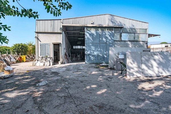 capannone in vendita a Riposto