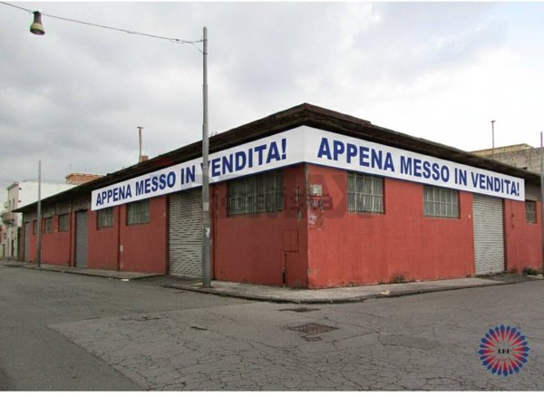 locale commerciale in vendita a Riposto