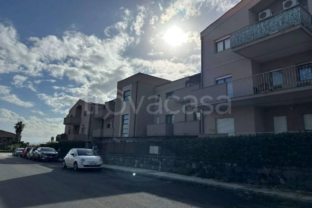 appartamento in vendita a Riposto in zona Carruba