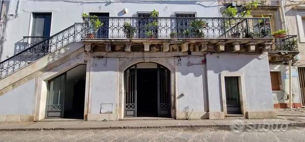 negozio in vendita a Riposto