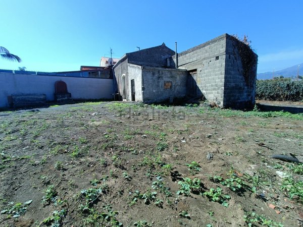 casa indipendente in vendita a Riposto in zona Torre Archirafi