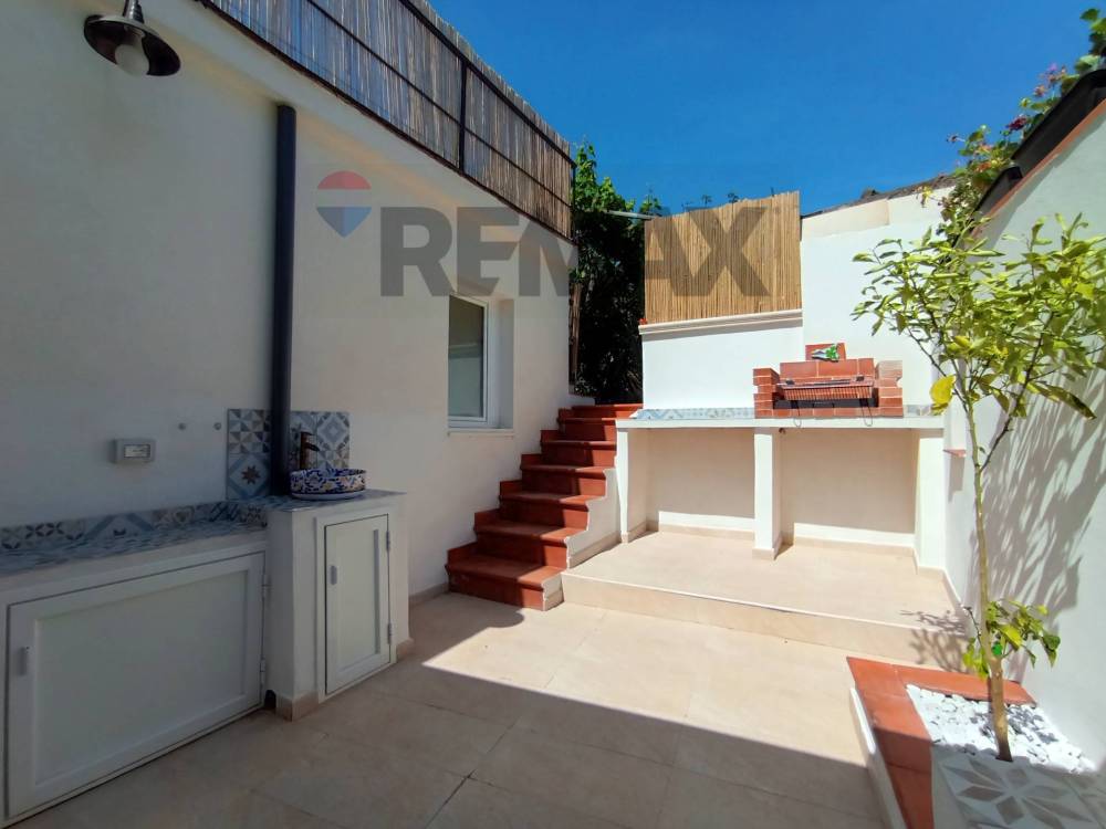 casa indipendente in vendita a Riposto in zona Torre Archirafi