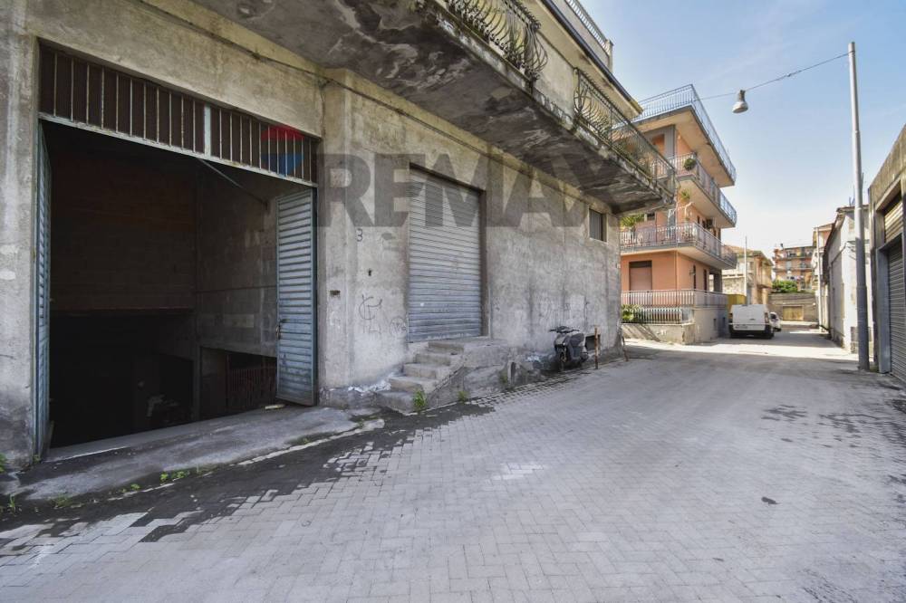 locale di sgombero in vendita a Riposto
