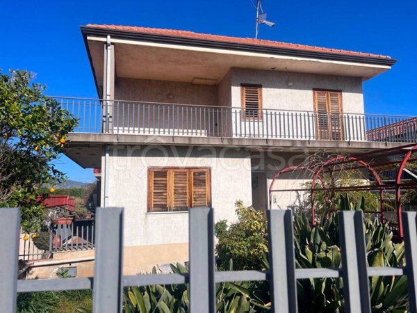casa indipendente in vendita a Riposto