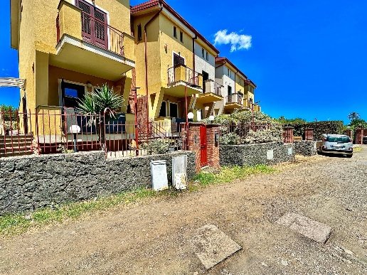 casa indipendente in vendita a Riposto in zona Torre Archirafi
